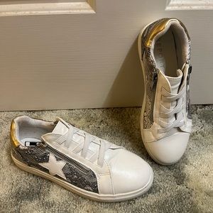 Report Shoes Report Girls Star Gold Sneaker Poshmark
